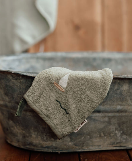 Paw Bath Gloves, Sailboats