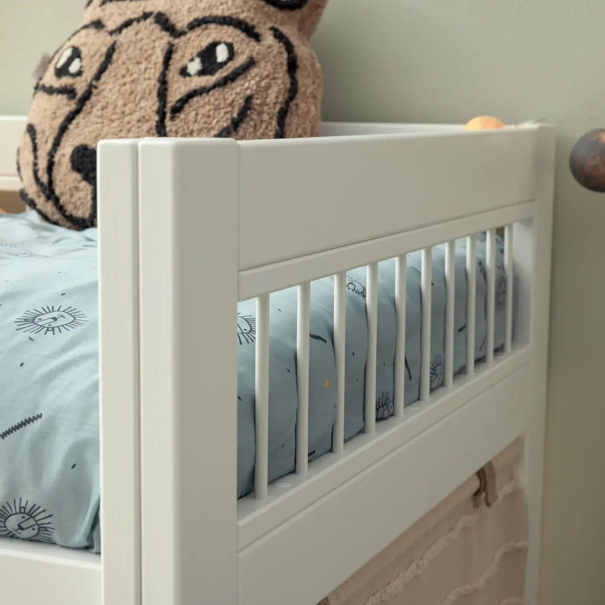 LIFETIME Kidsrooms BREEZE Semi High-Bed with Optional Curtains