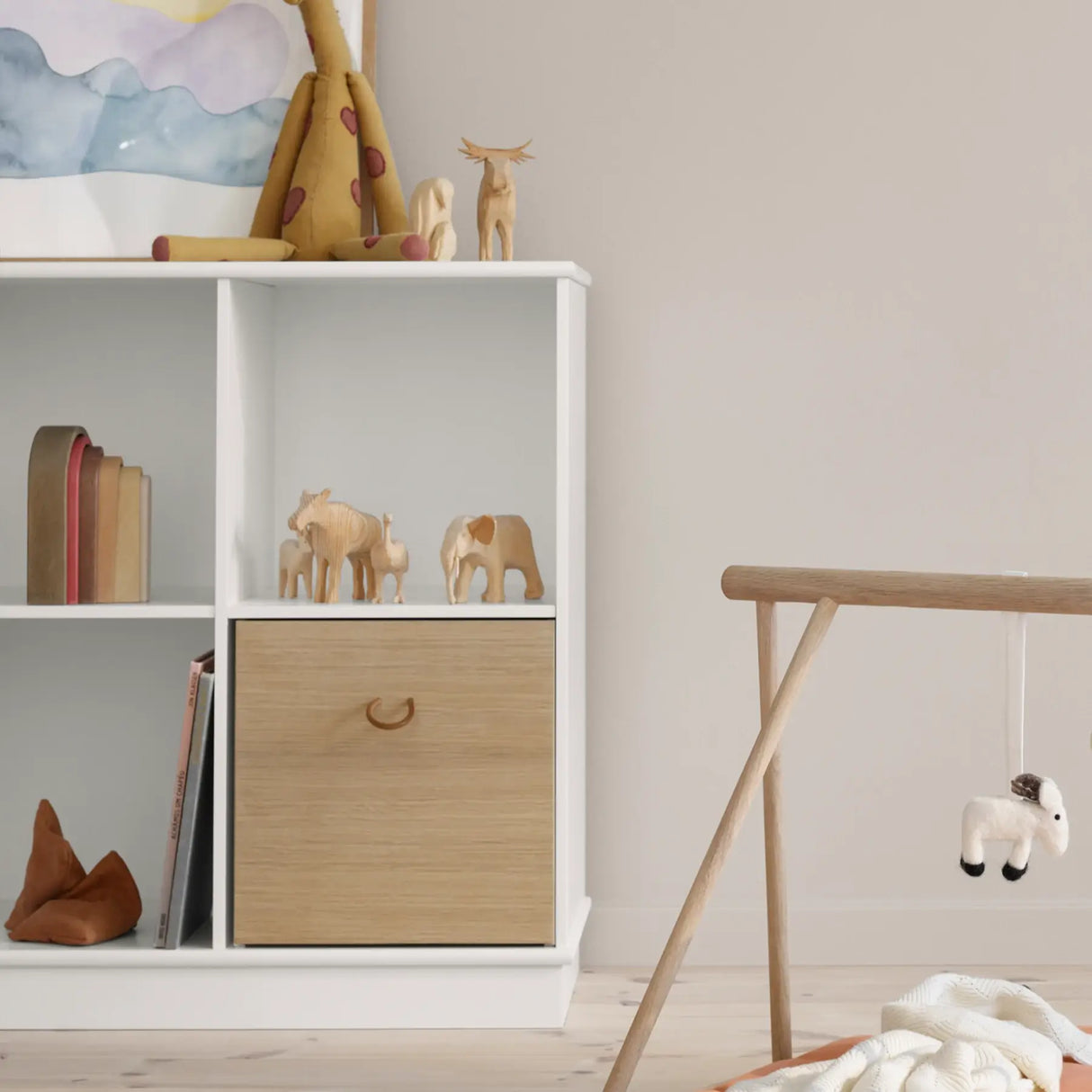Oliver Furniture Wood Shelving Unit with Base 5x2 White