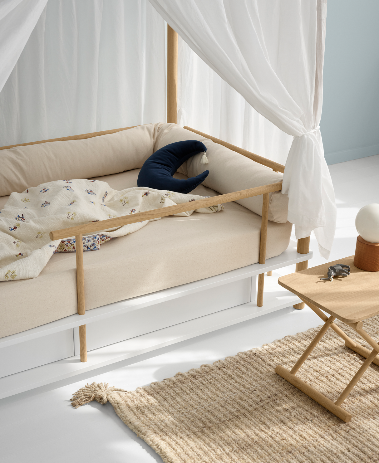 Camp bed guard, oak