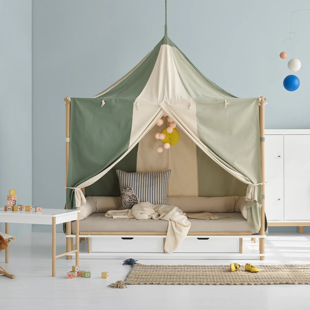 Oliver Furniture Camp Canopy Bed in White/Oak