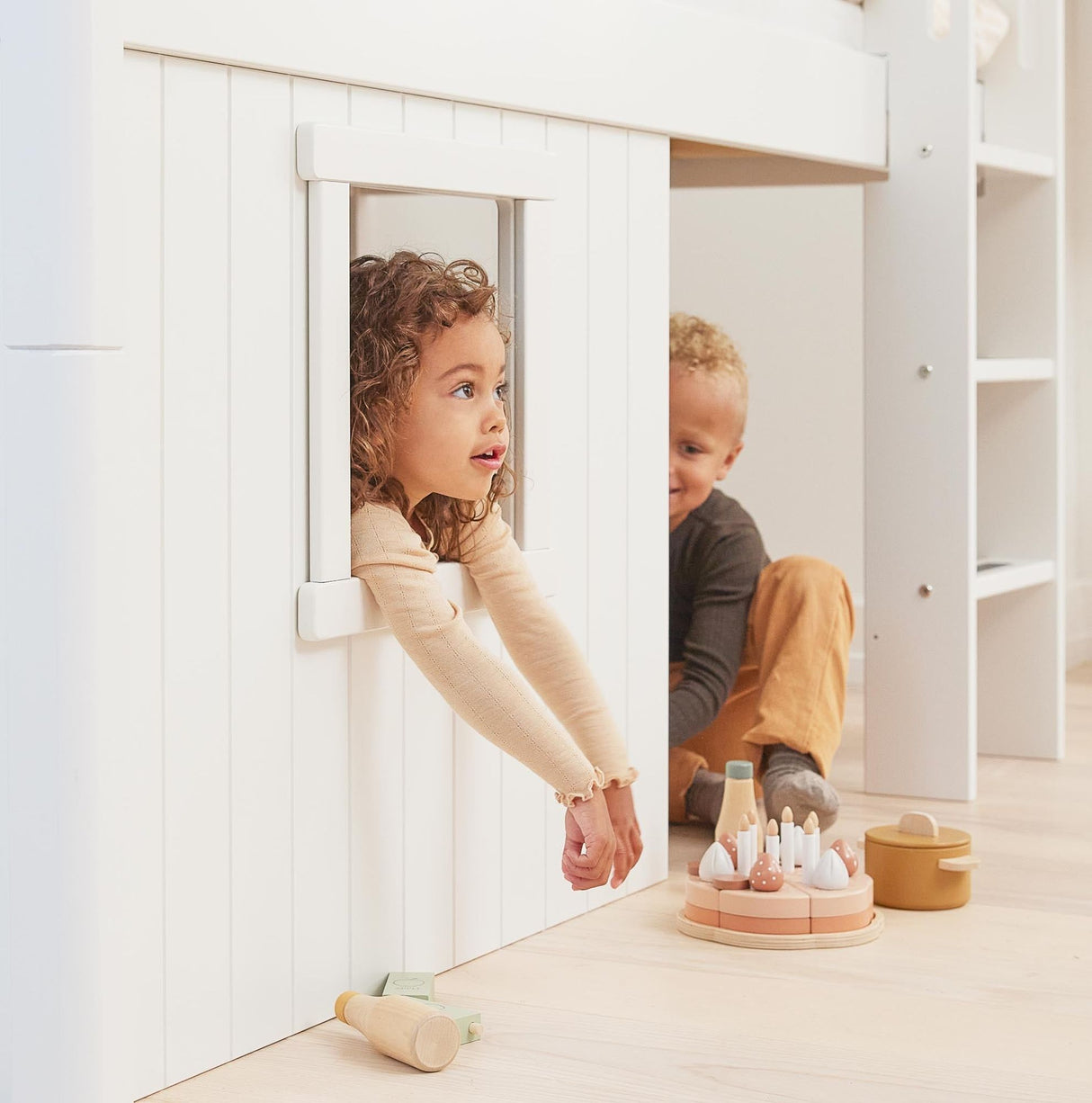FLEXA Mid Sleeper Bed with straight ladder & Treehouse Bed Fronts, white frame, MDF/Solid Pine, 90x200 cm