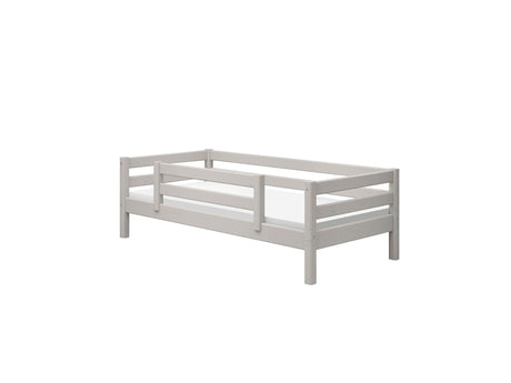 FLEXA Single Bed w. centered safety rail, Solid Pine/Birch Plywood, 90x200 cm