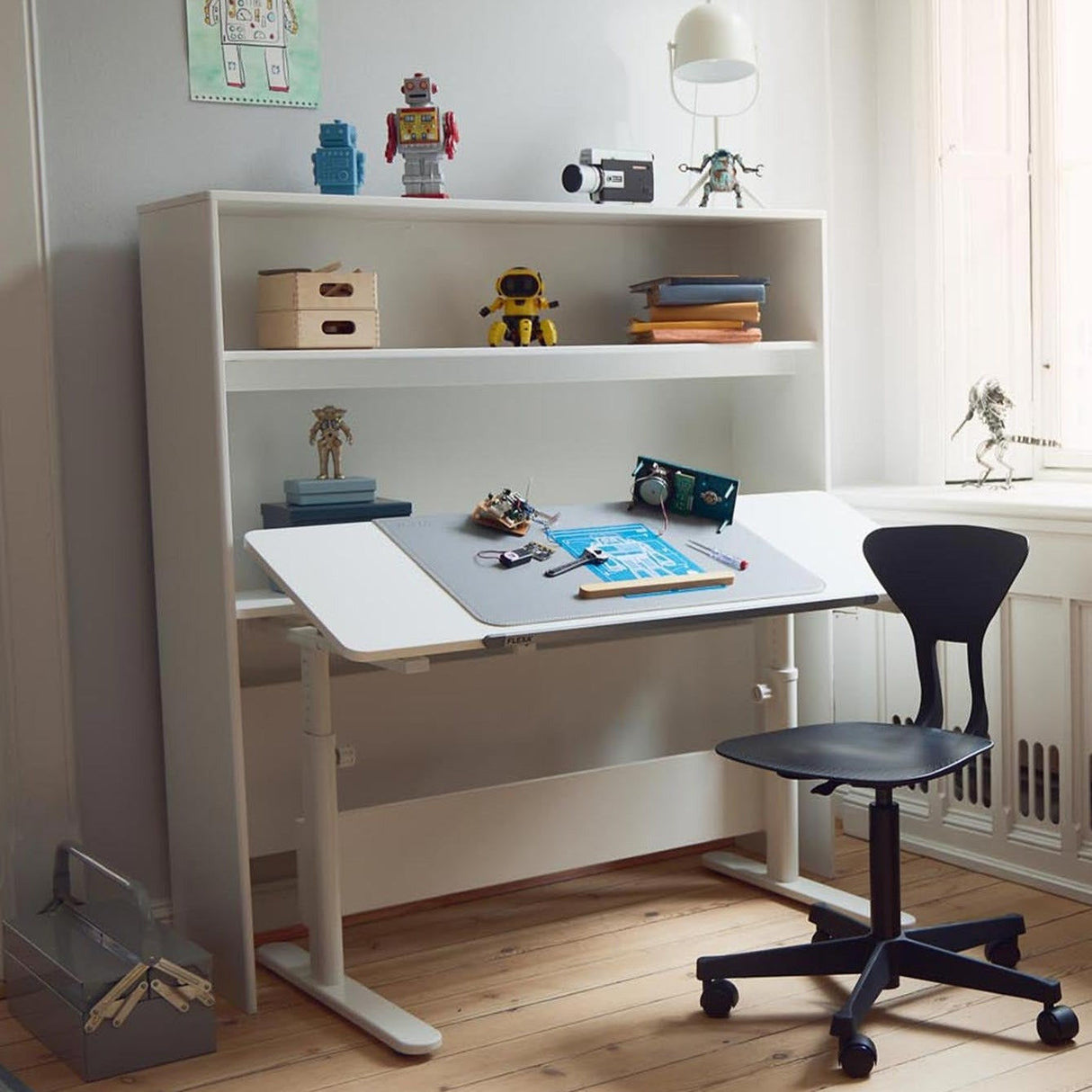 FLEXA Evo Study Desk – tilting desktop/Metal