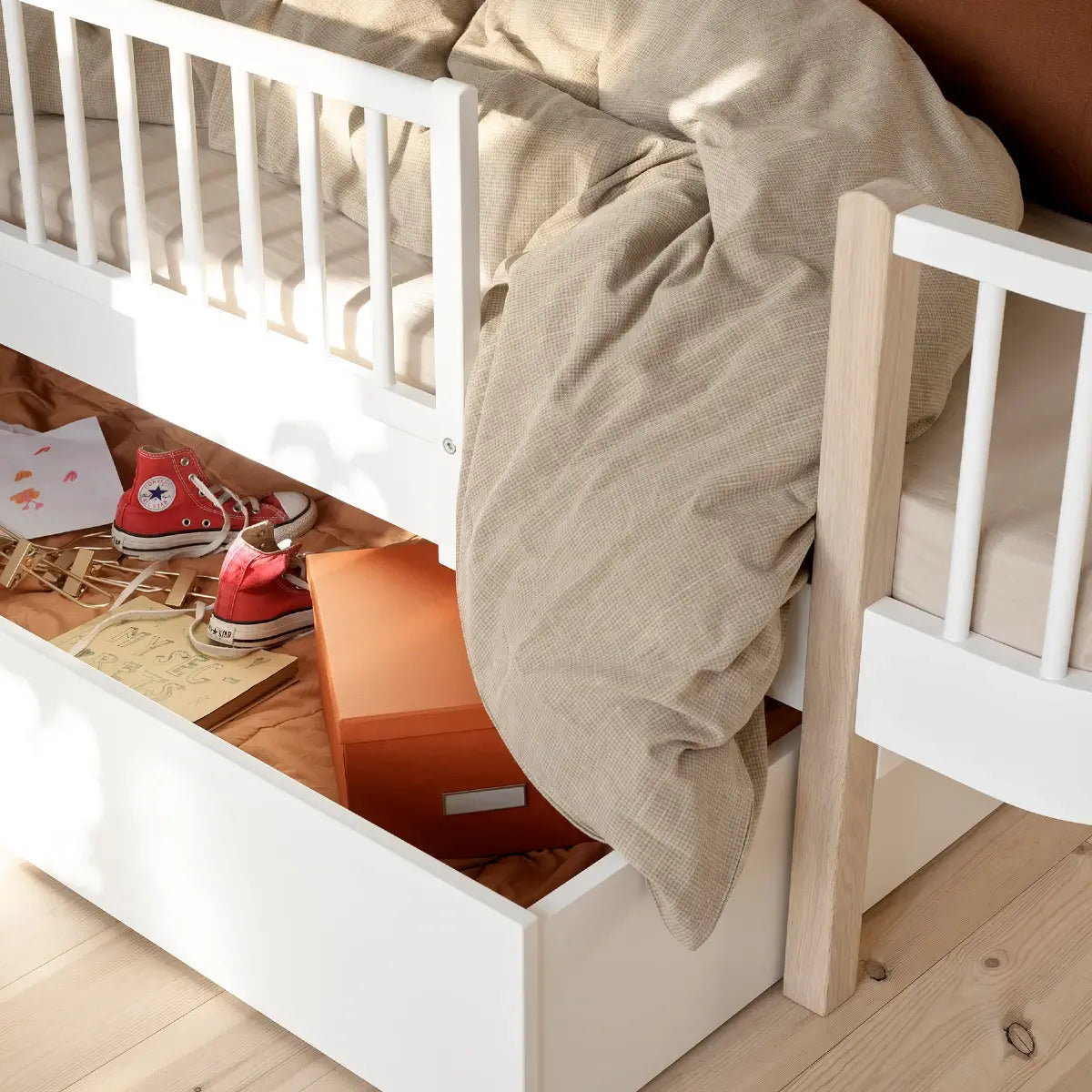 Oliver Furniture Wood Original Day Bed in White/Oak